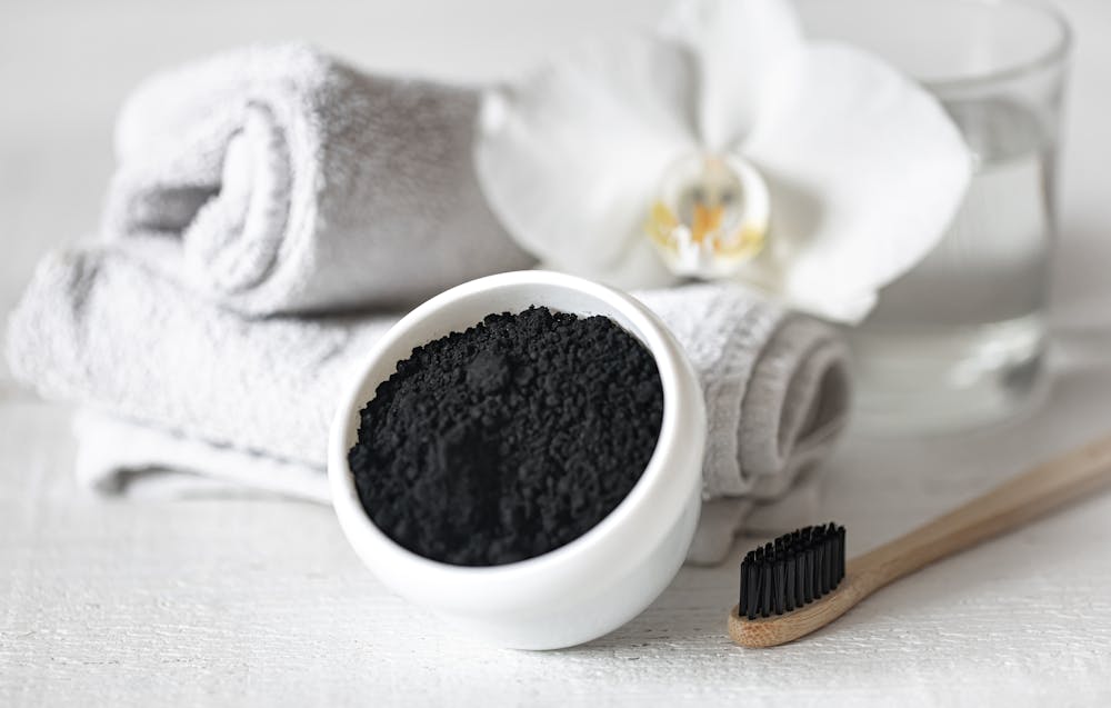 A pic of brush with dust charcoal