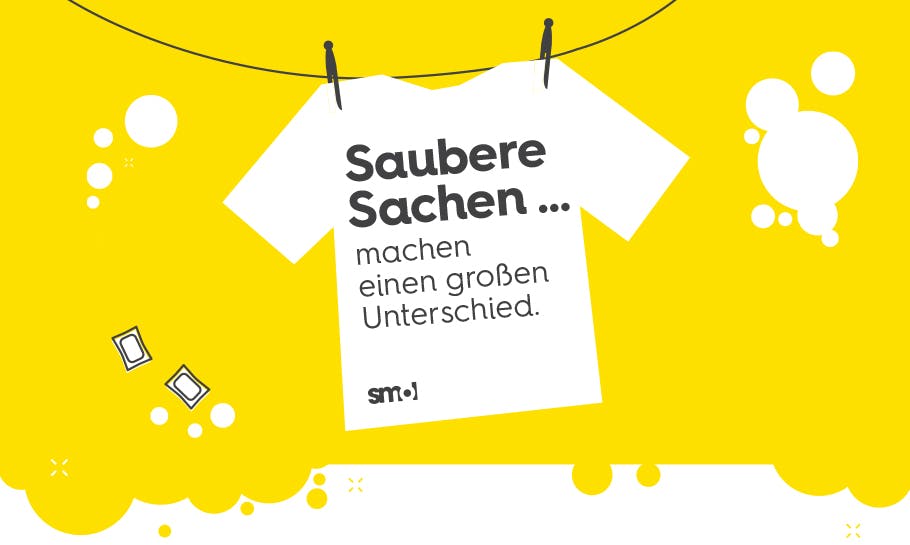 ein leuchtend gelber Hintergrund, davor ein weißes Tshirt mit der Aufschrift Saubere Sachen machen einen großen Unterschied