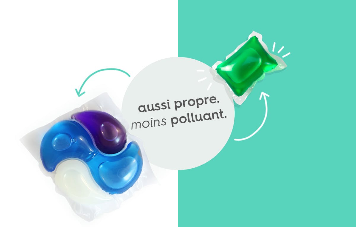une capsule de lessive à 3 compartiments d'une grande marque et une capsule de lessive smol, autour du text « aussi propre. moins polluant. »