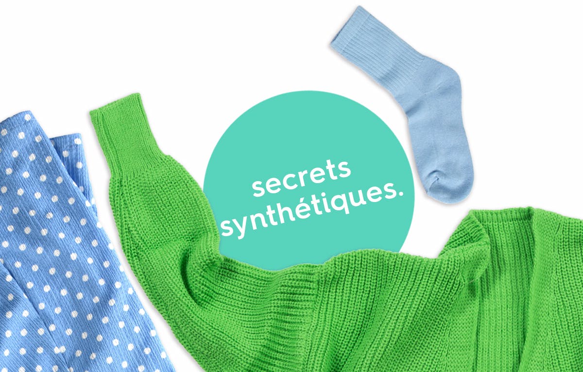 un pullover vers, une chemise bleu à pois blancs et une chaussette bleue sur un fond blanc avec le texte « secrets synthétiques » en police d'écriture blanche sur fond vert.