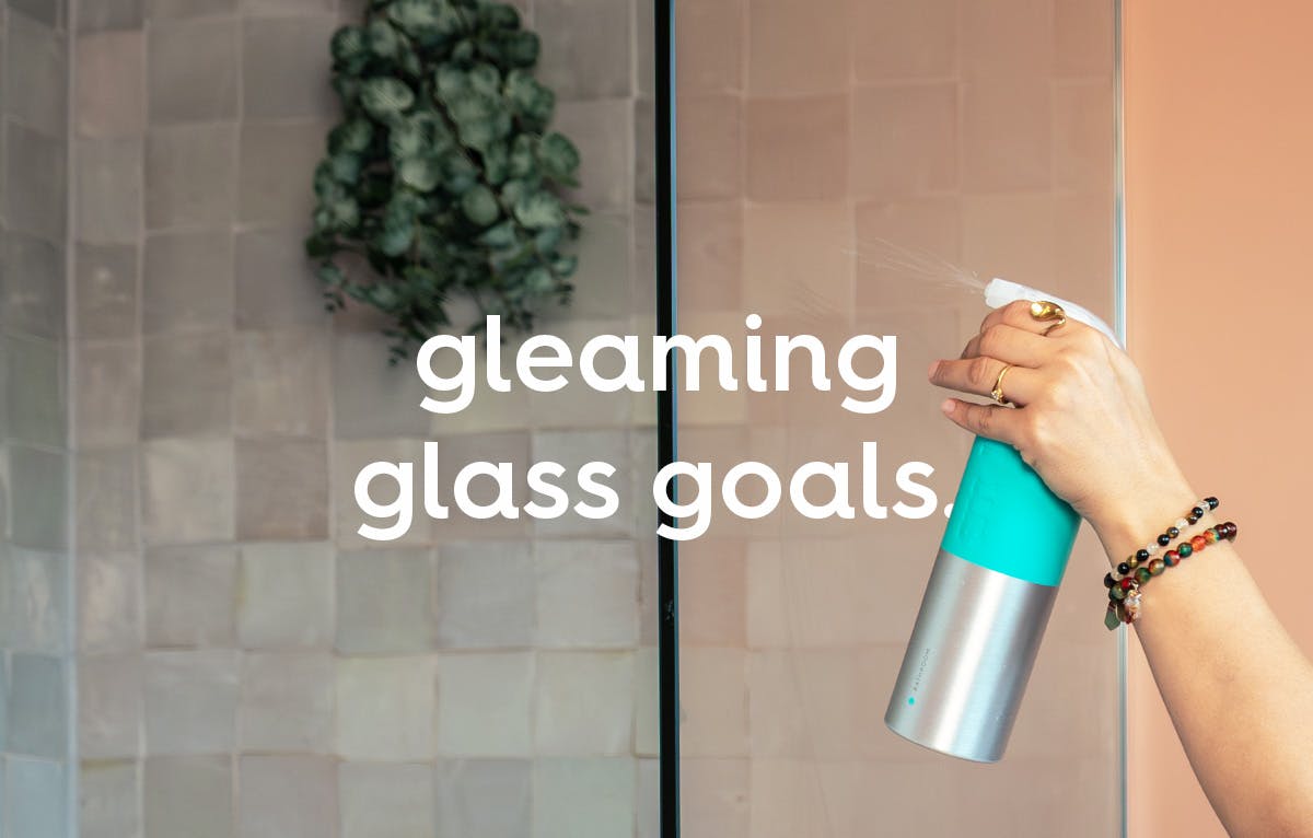 smol foaming bathroom spray. text: gleaming glass goals