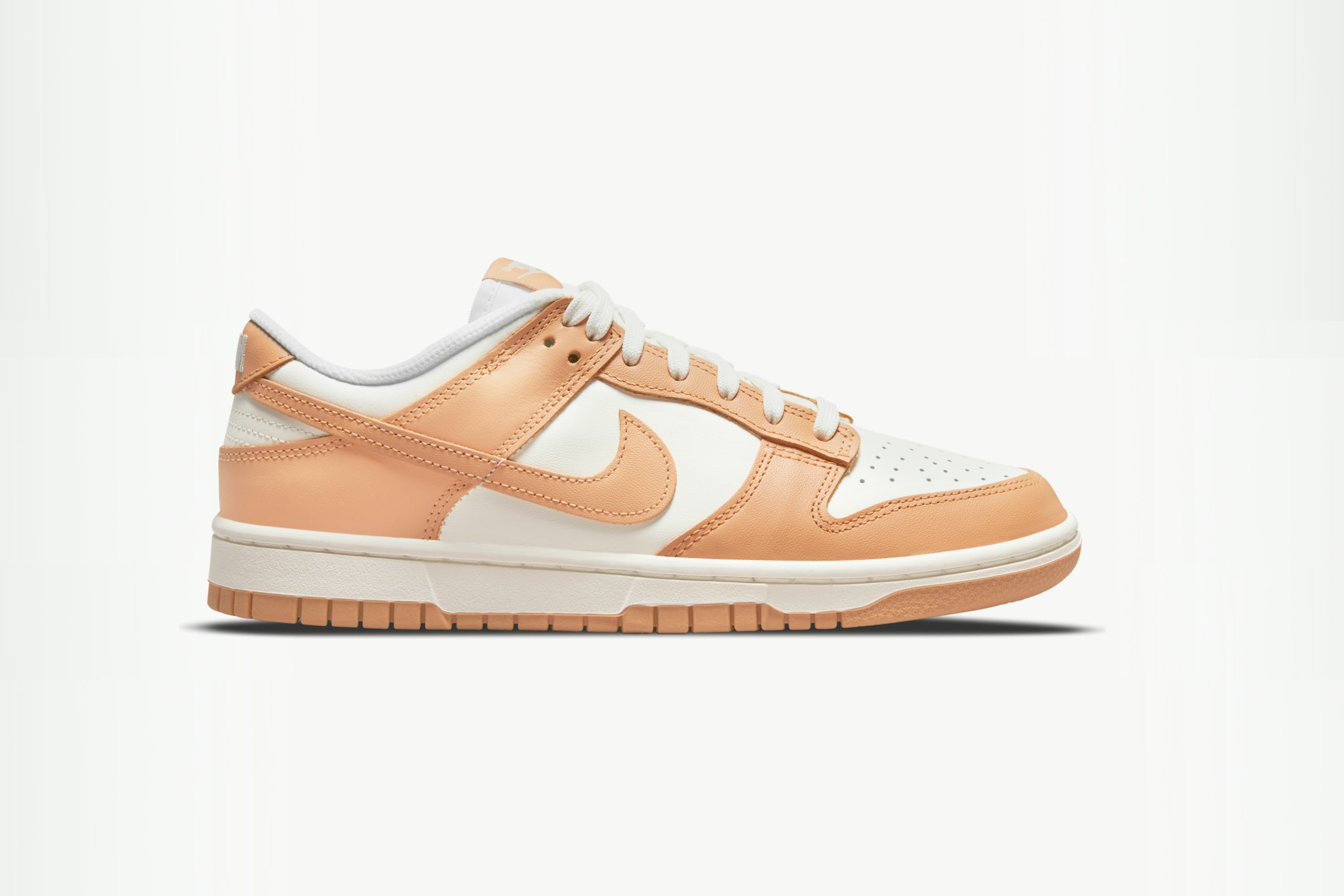 nike dunk low wmns harvest moon