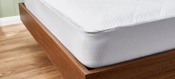 How to wash a mattress protector