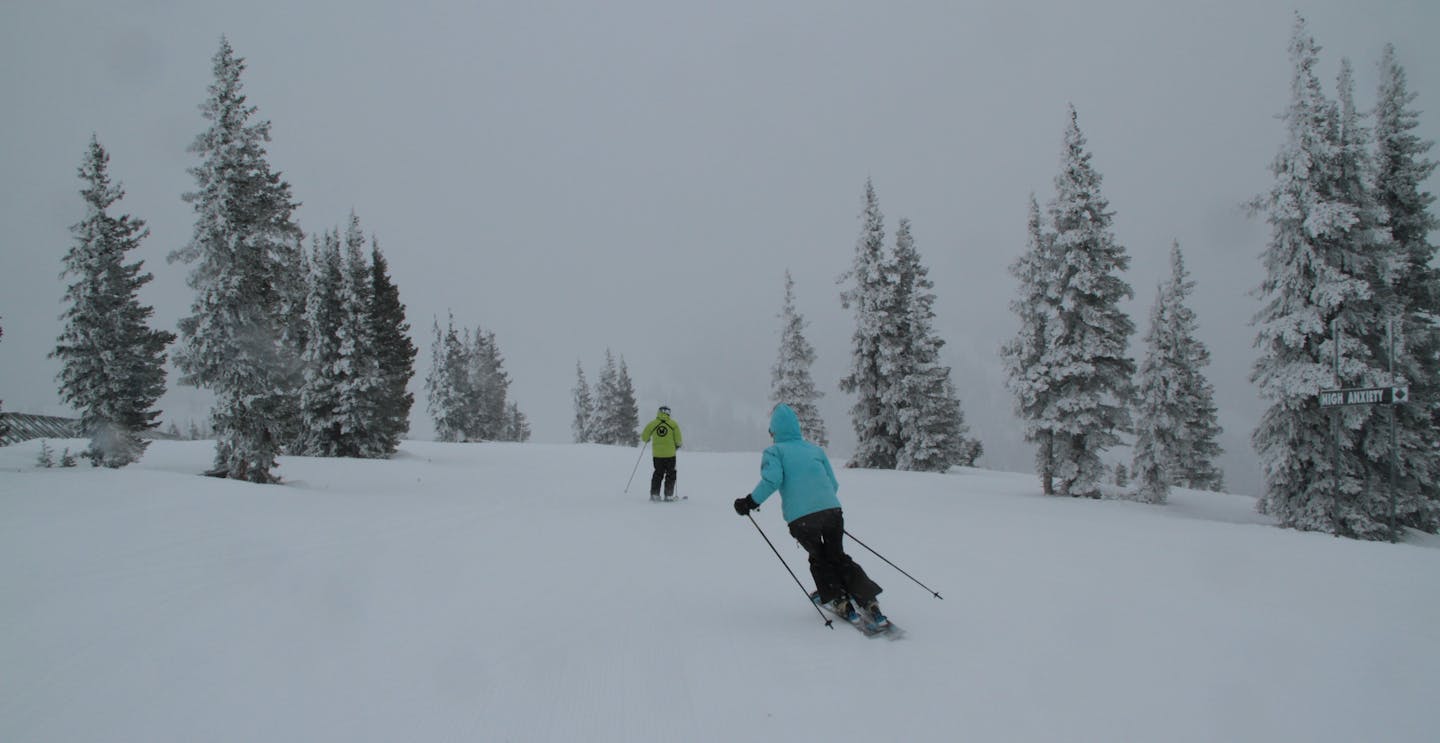 Skiing in Monarch Mountain