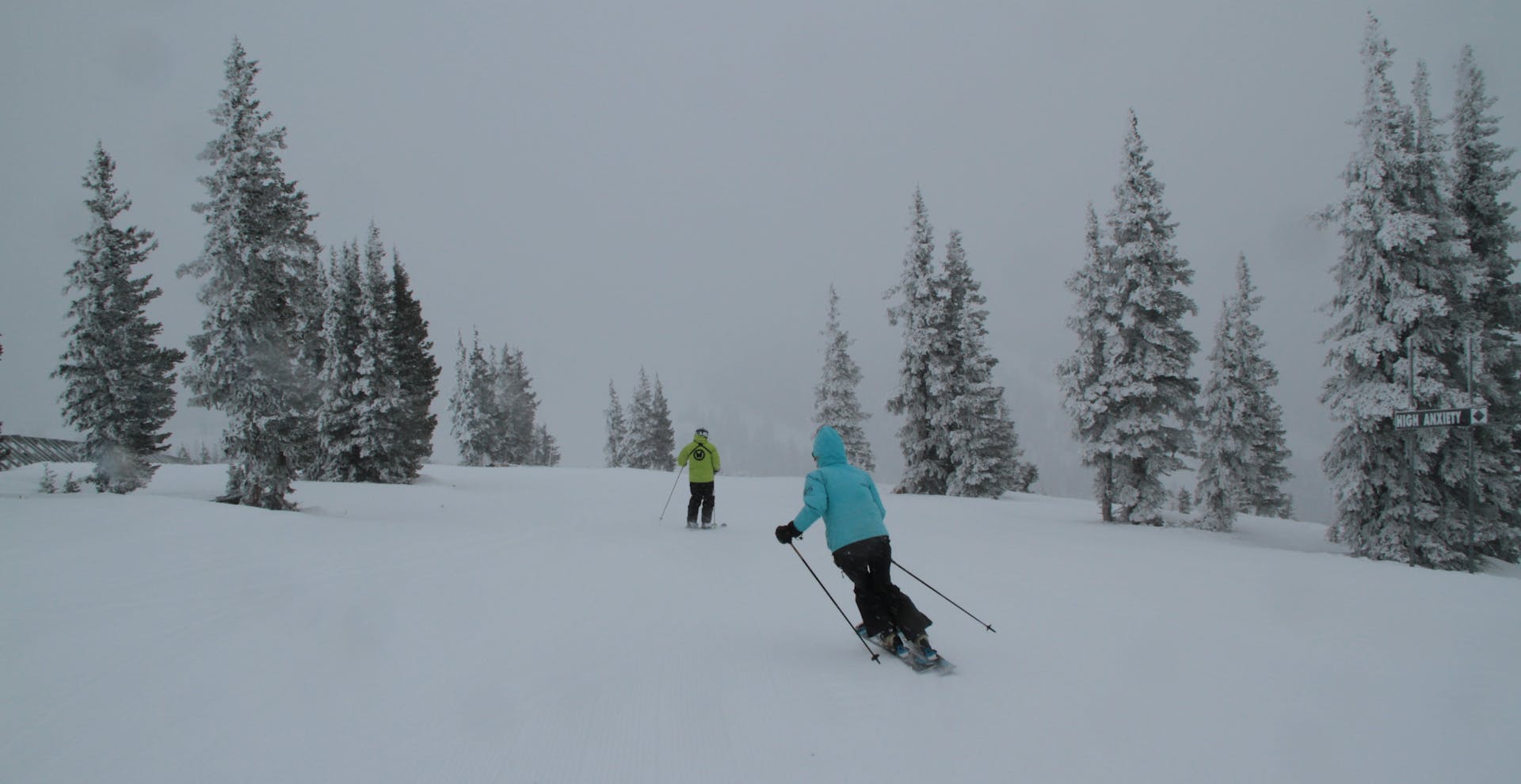 Skiing in Monarch Mountain