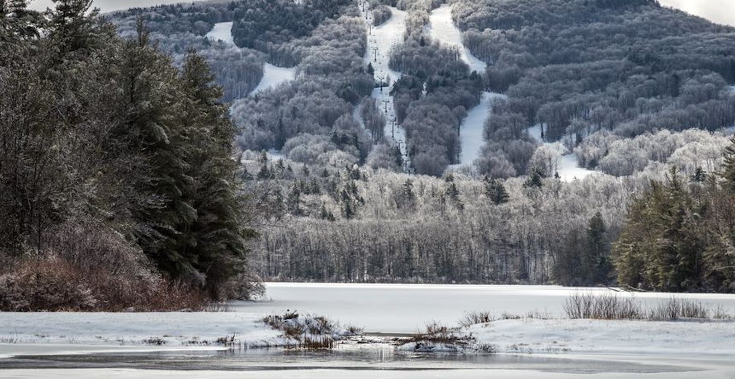 Ski with stunning views over the Wachusett Lake (Photo credit: Wachusett Mountain)