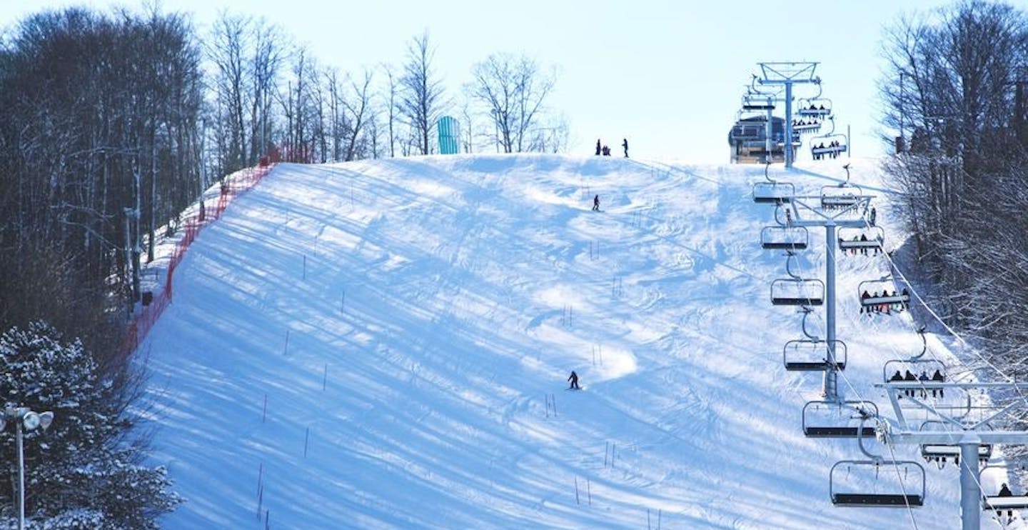 Horseshoe Mountain is the perfect place to learn to ski (Photo credit: Horseshoe Mountain Resort)