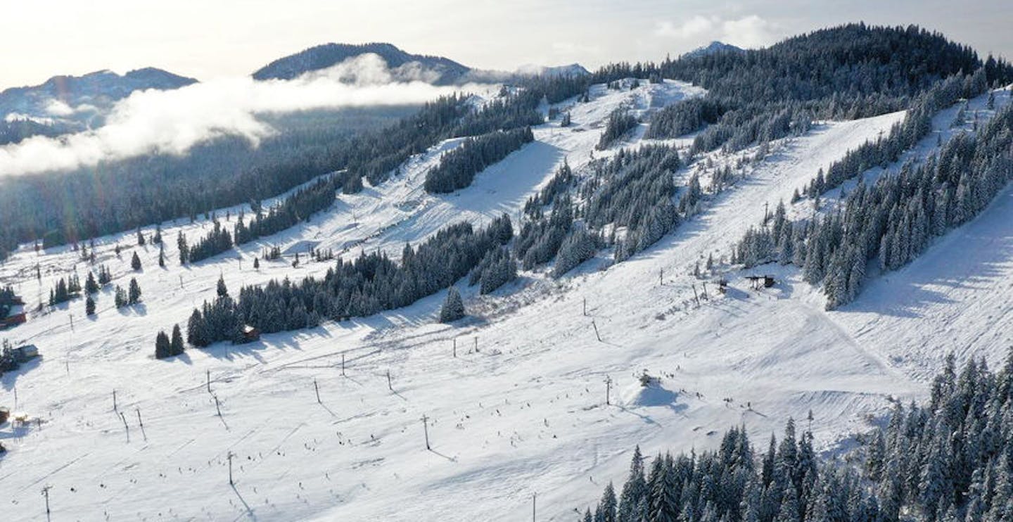 Plenty of trails to ski and things to do! (Photo credit: Summit at Snoqualmie)