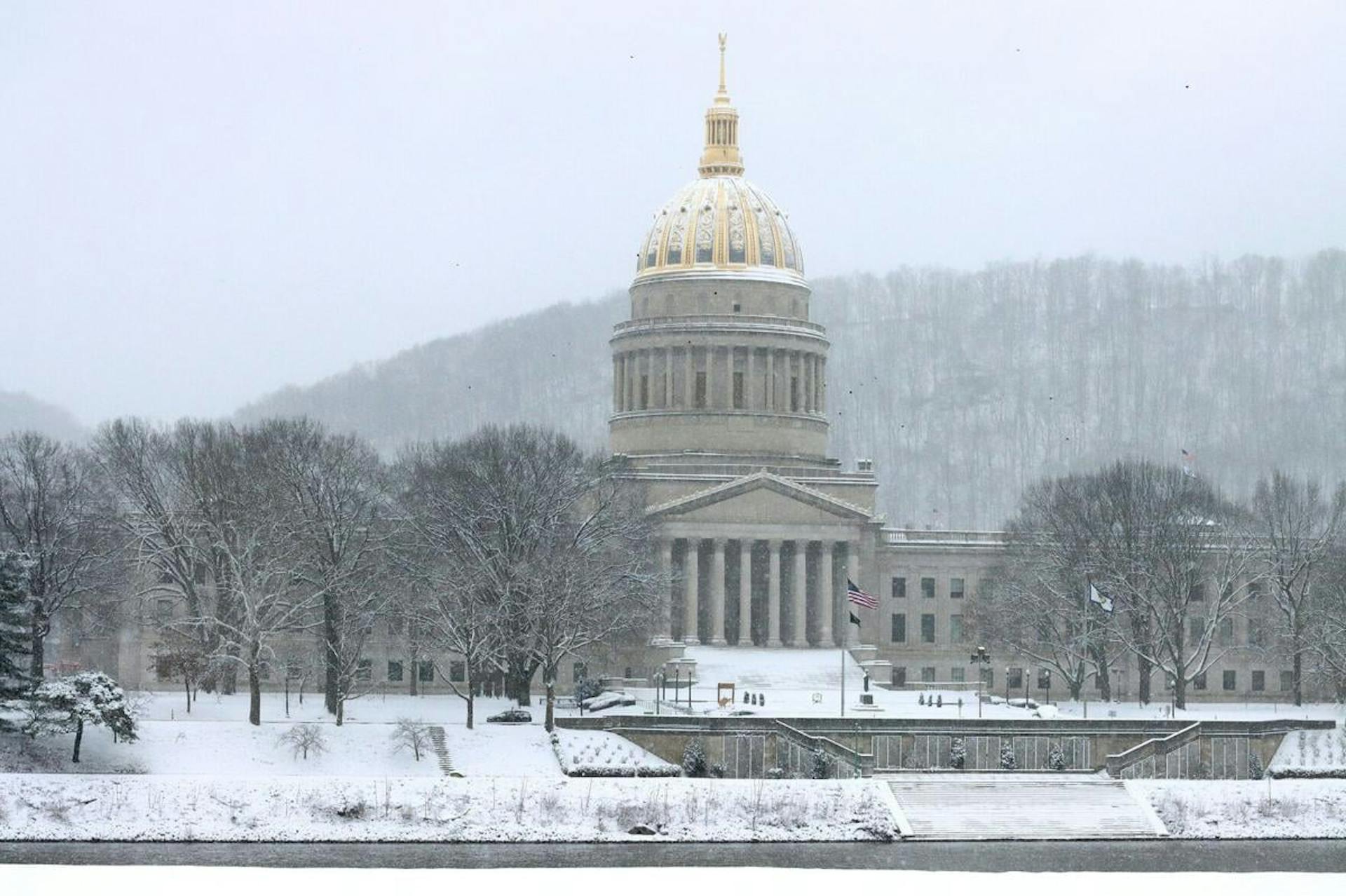 Charleston, West Virginia, covered in snow.