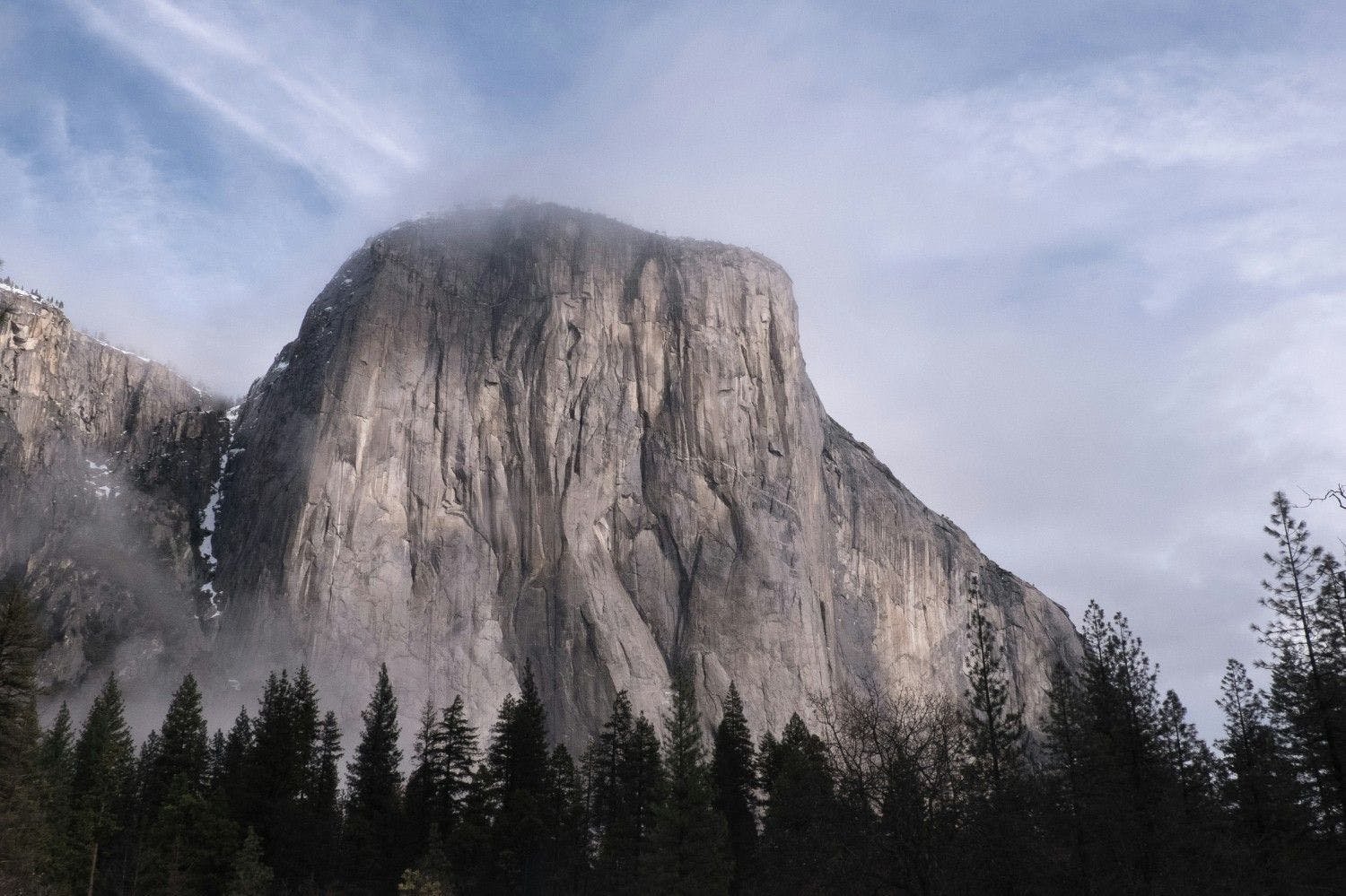 The misty peaks of Yosemite Valley in California, USA.