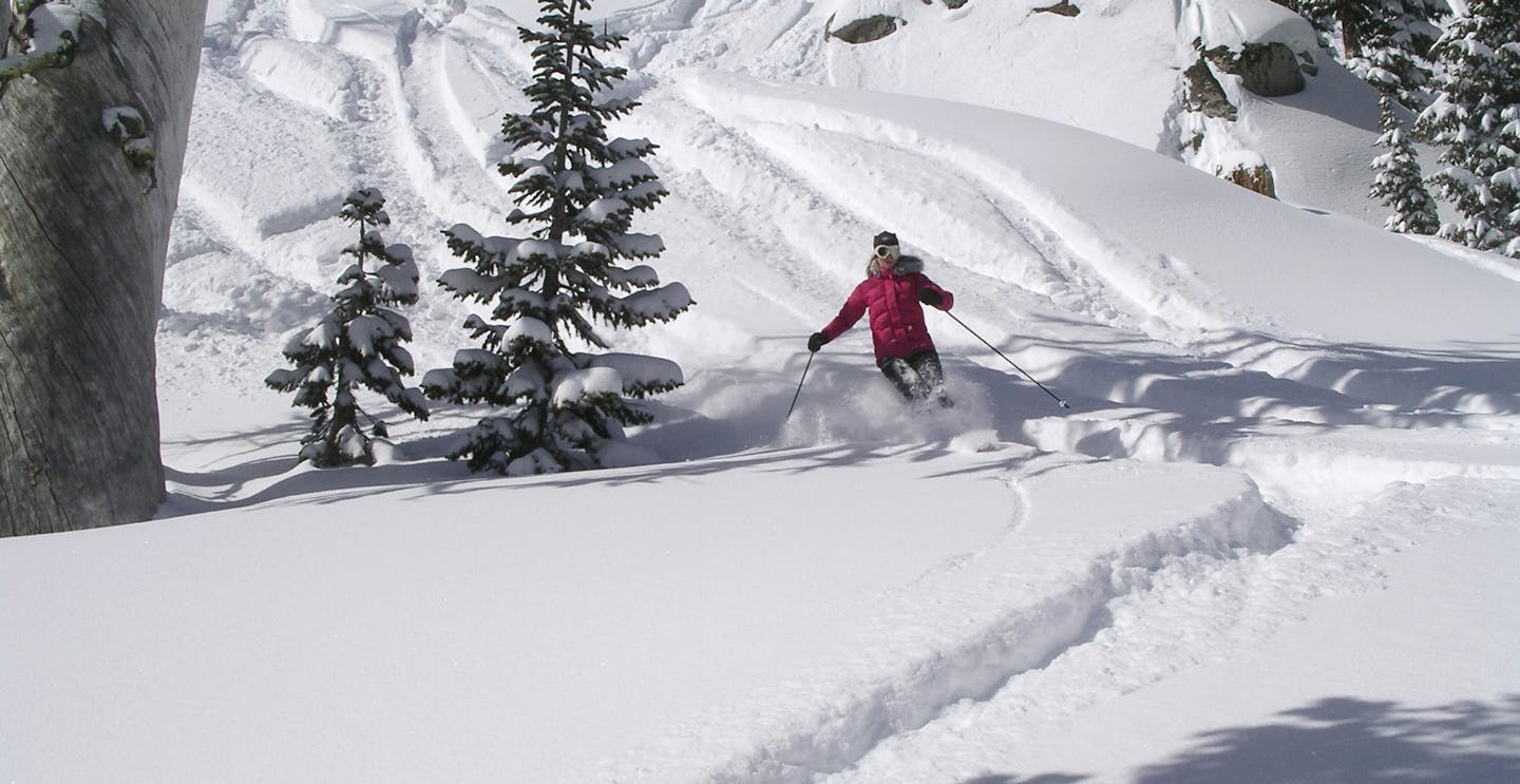 Powder skiing in Palisades Tahoe