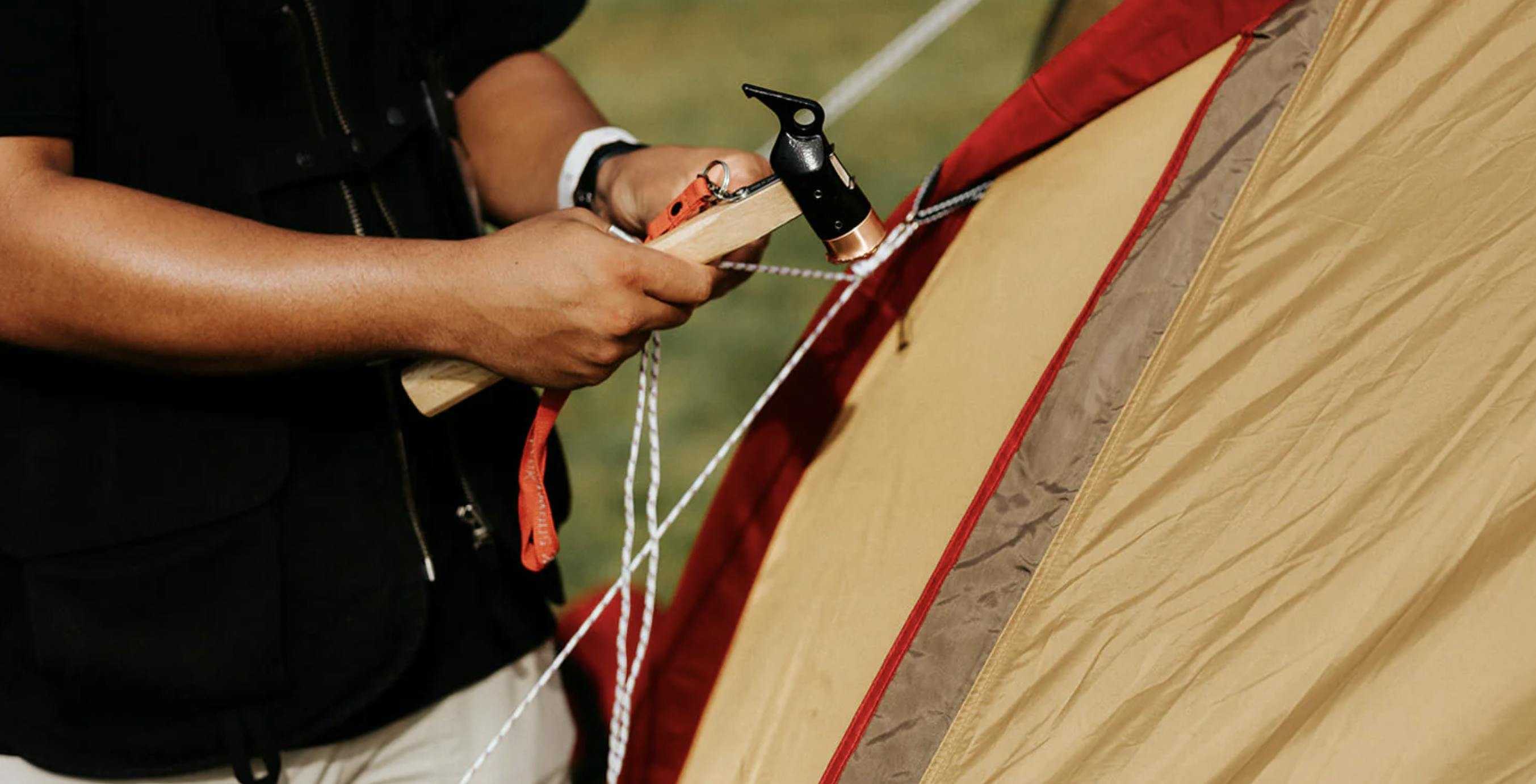 Putting up a snow peak tent
