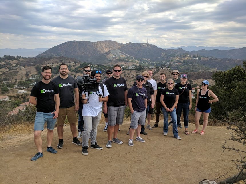 Voyage de fin d'été SoCreate 2017: Photo de groupe devant le panneau Hollywood