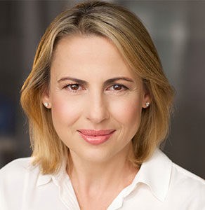 Mihaela Ivan Holtz headshot