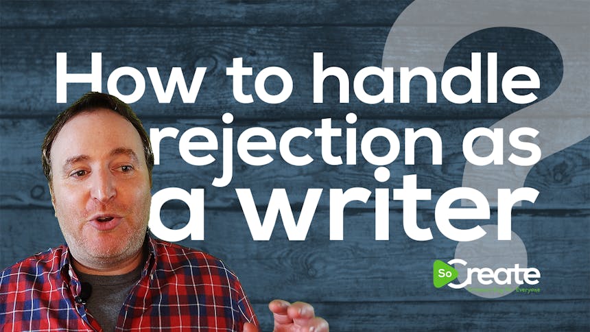 Drehbuchkoordinator Marc Gaffen vor einer Grafik mit dem Text: „How to handle rejection as a writer“