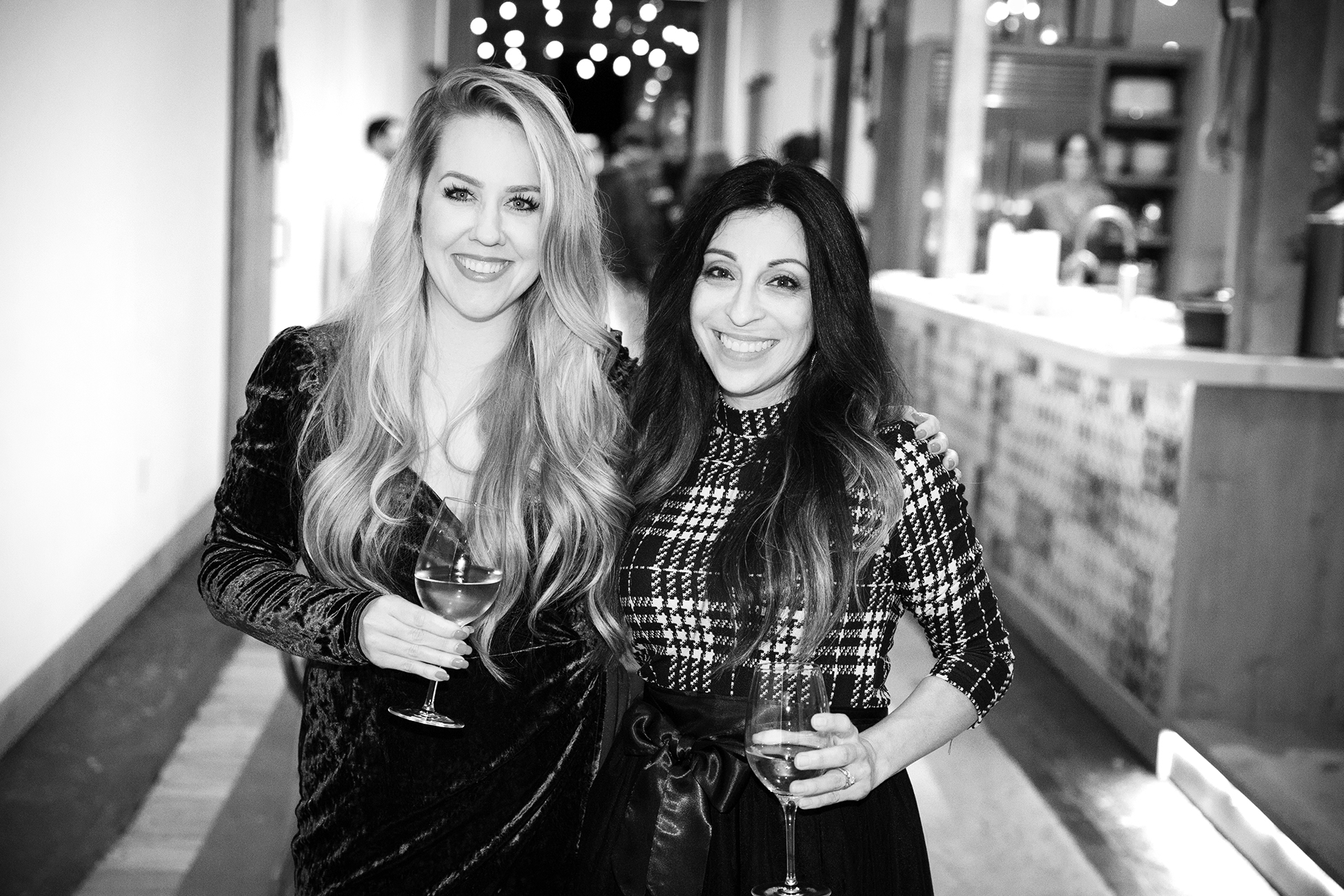 SoCreate CFO, Rosa, und SoCreates Leiterin für Community Outreach, Courtney.