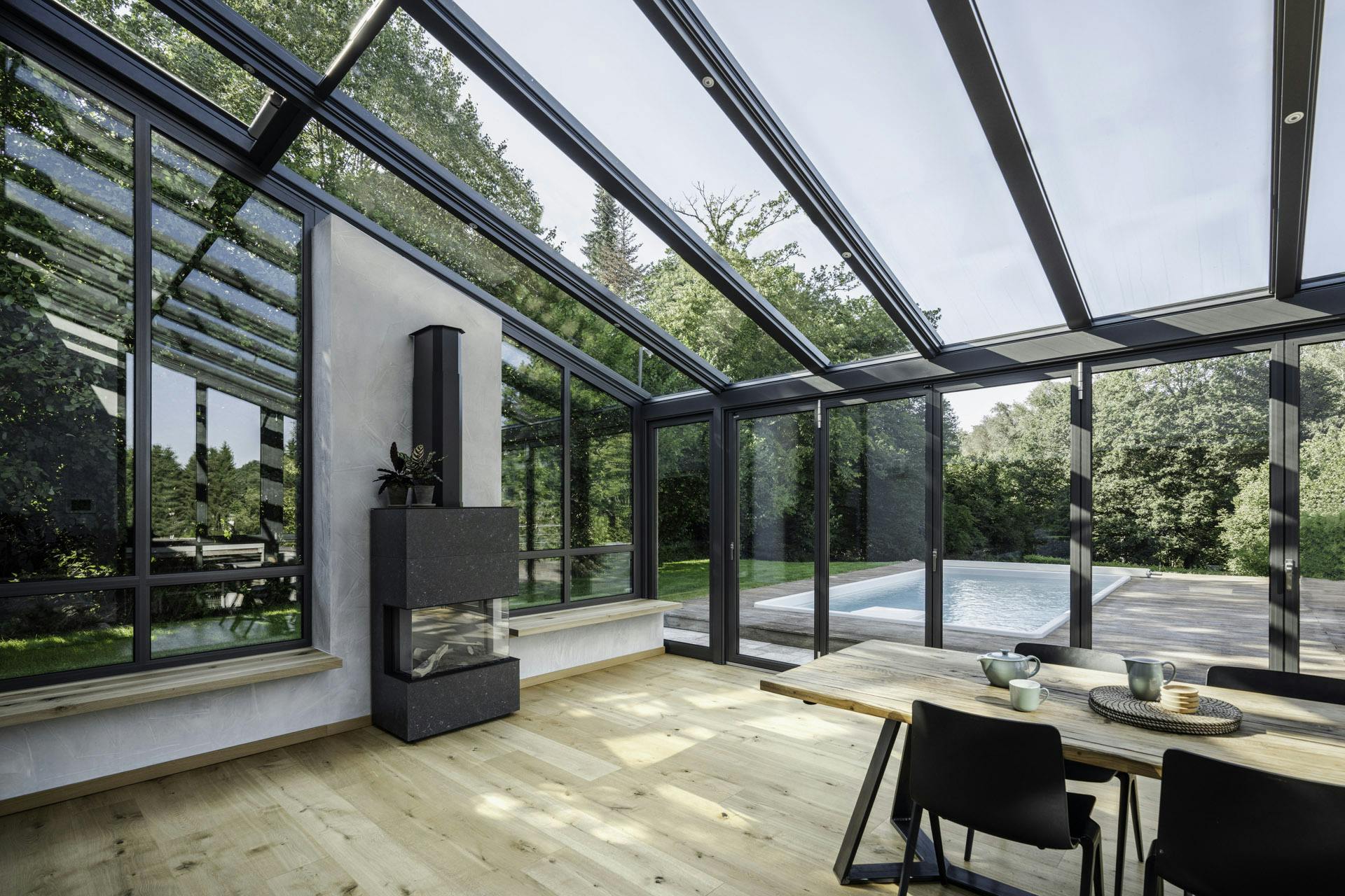 Maintenance and cleaning of glass extensions