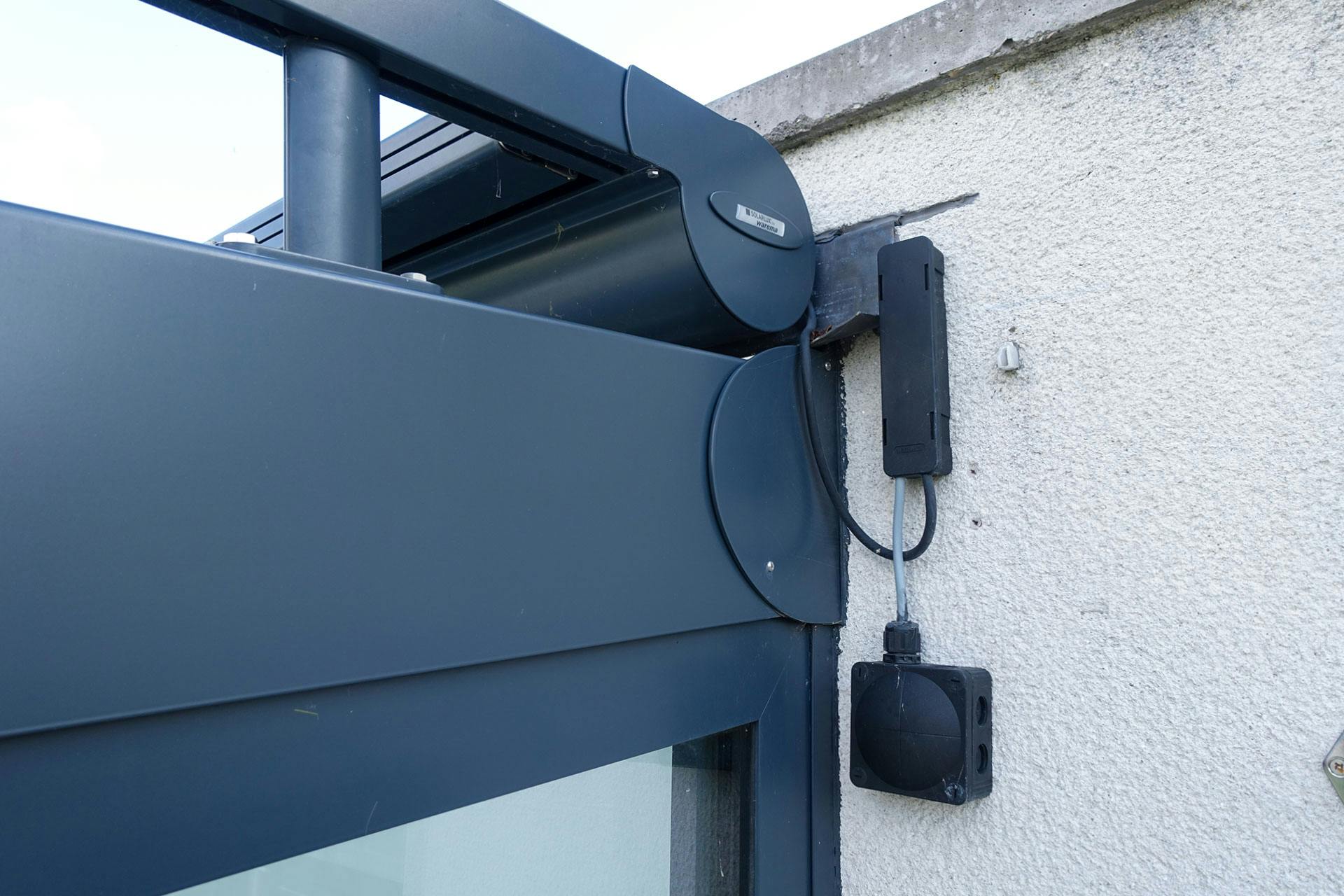 Wall fixings showing the stability and safety of glass extensions