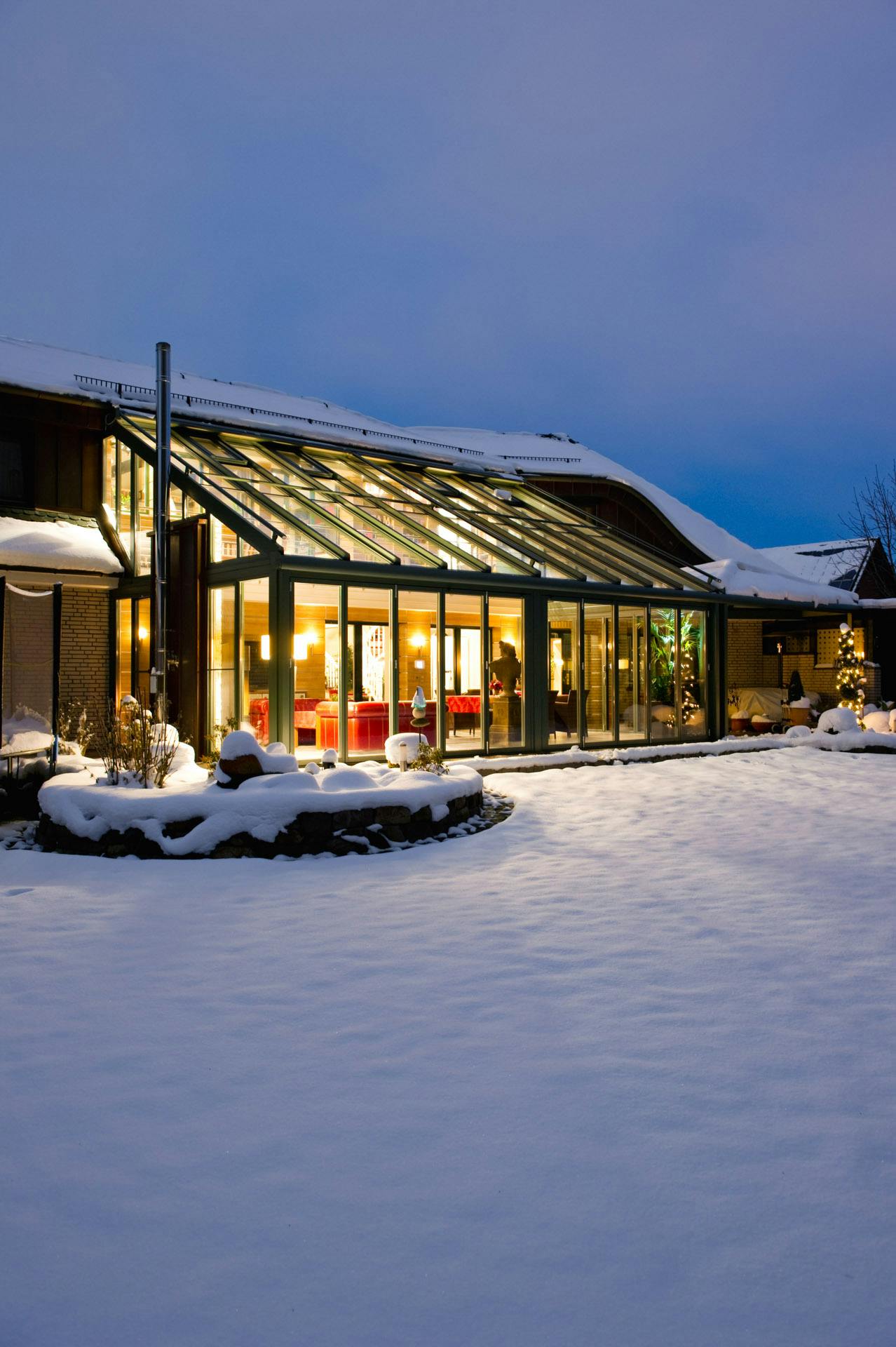 snow load on glass extension stability at night