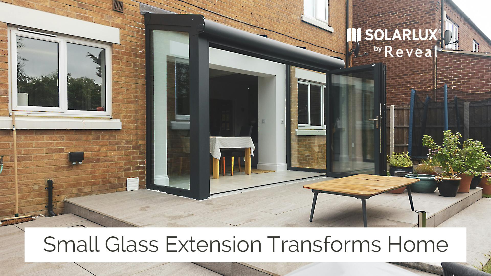 Timelapse of glass extension installation