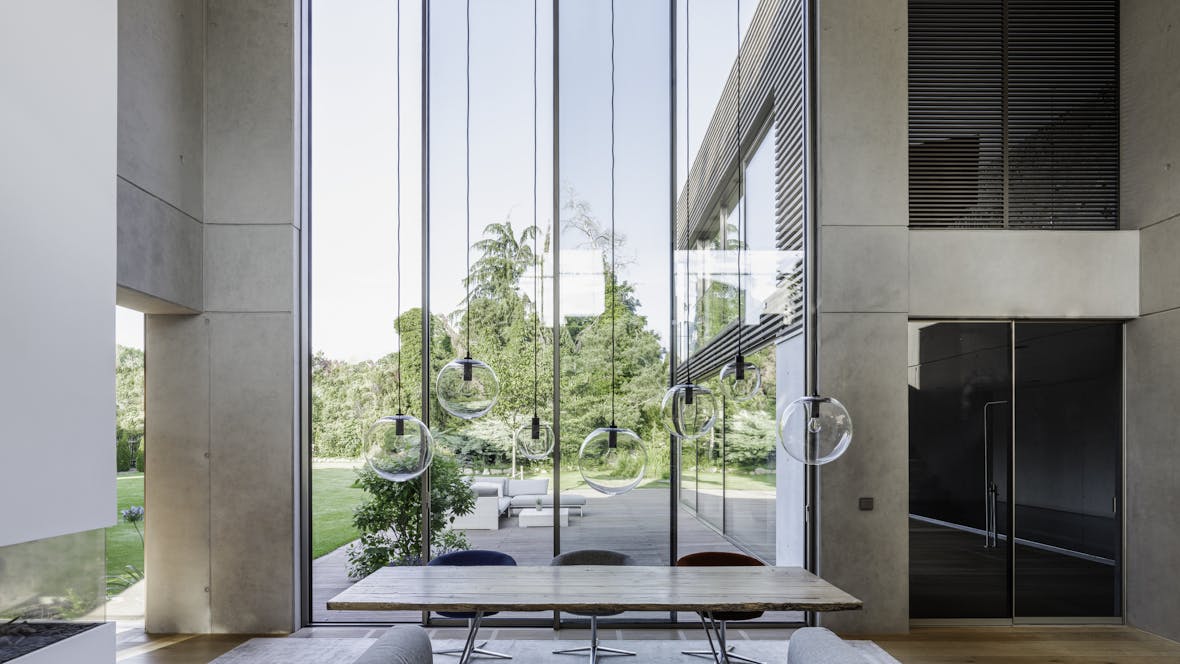 seamless indoor & outdoor transition feature bi-folding & sliding doors