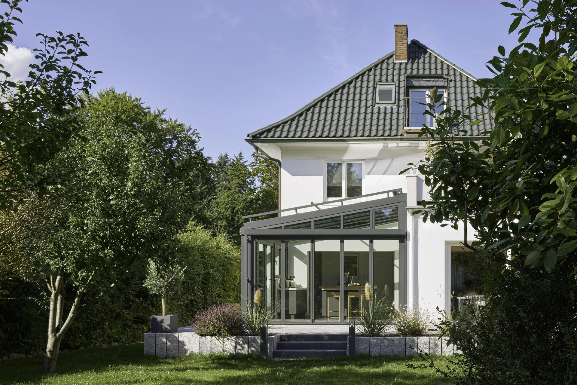 lean-to glass kitchen extension