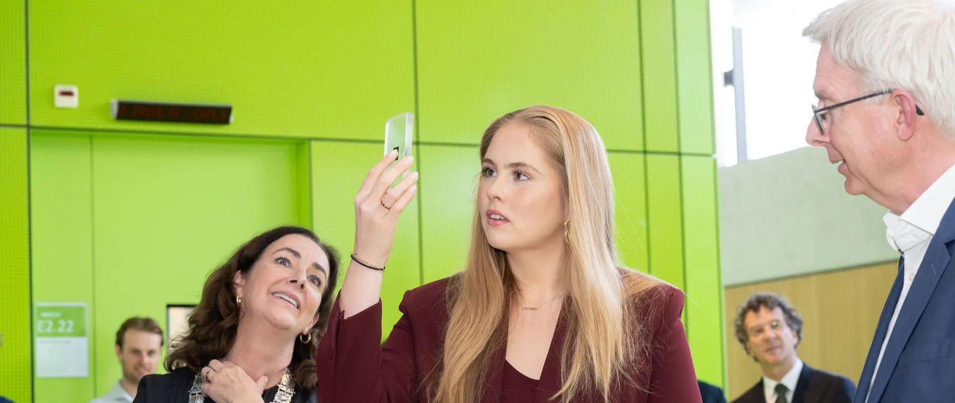 Prinses van Oranje bezoekt Amsterdam Science Park en maakt kennis met SolarNL