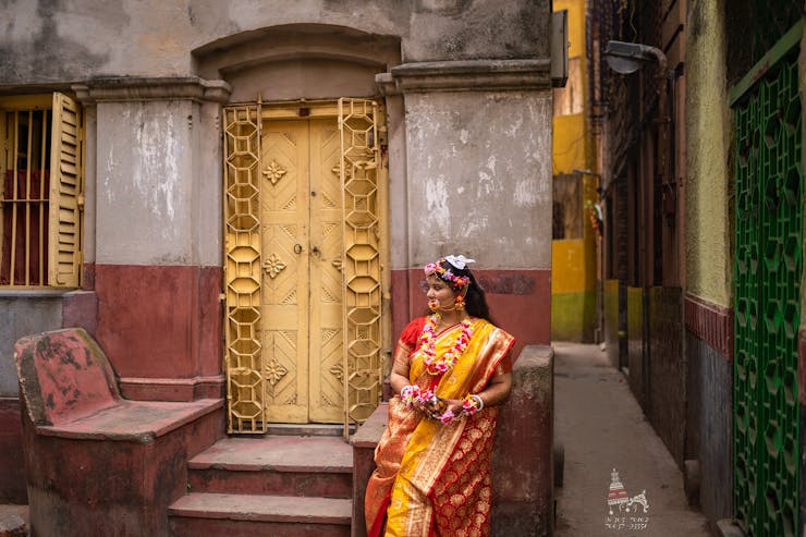 beautiful bridal haldi poses