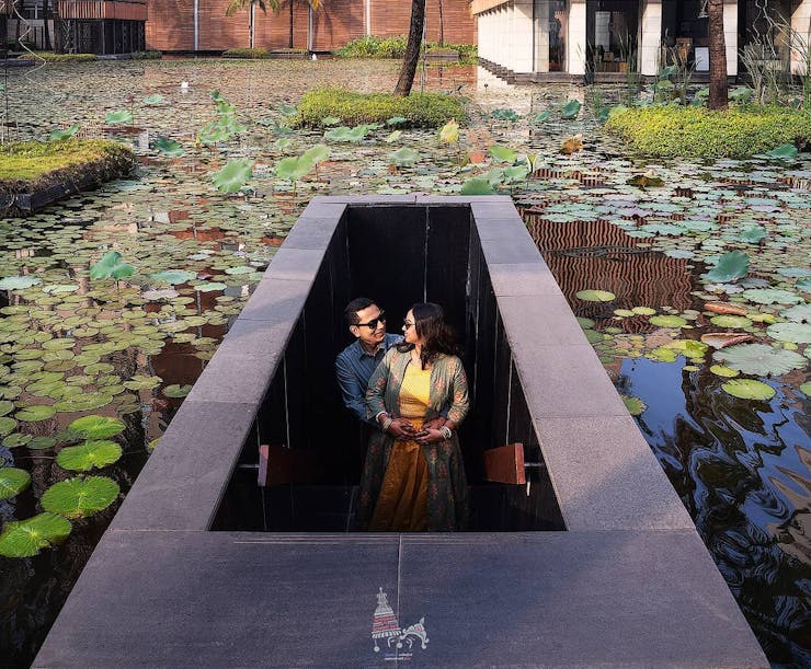 latest pre wedding shoot poses