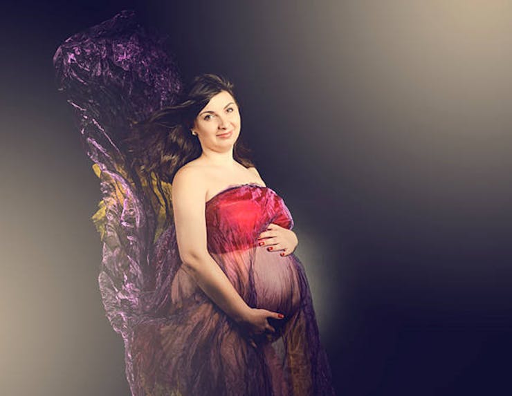 Take Pictures Of Your Baby Bump From Different Views