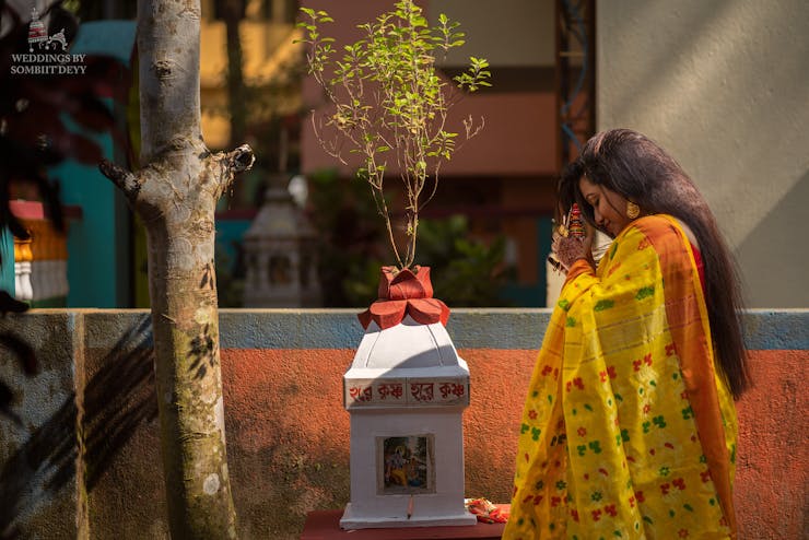 unique haldi pictures of brides