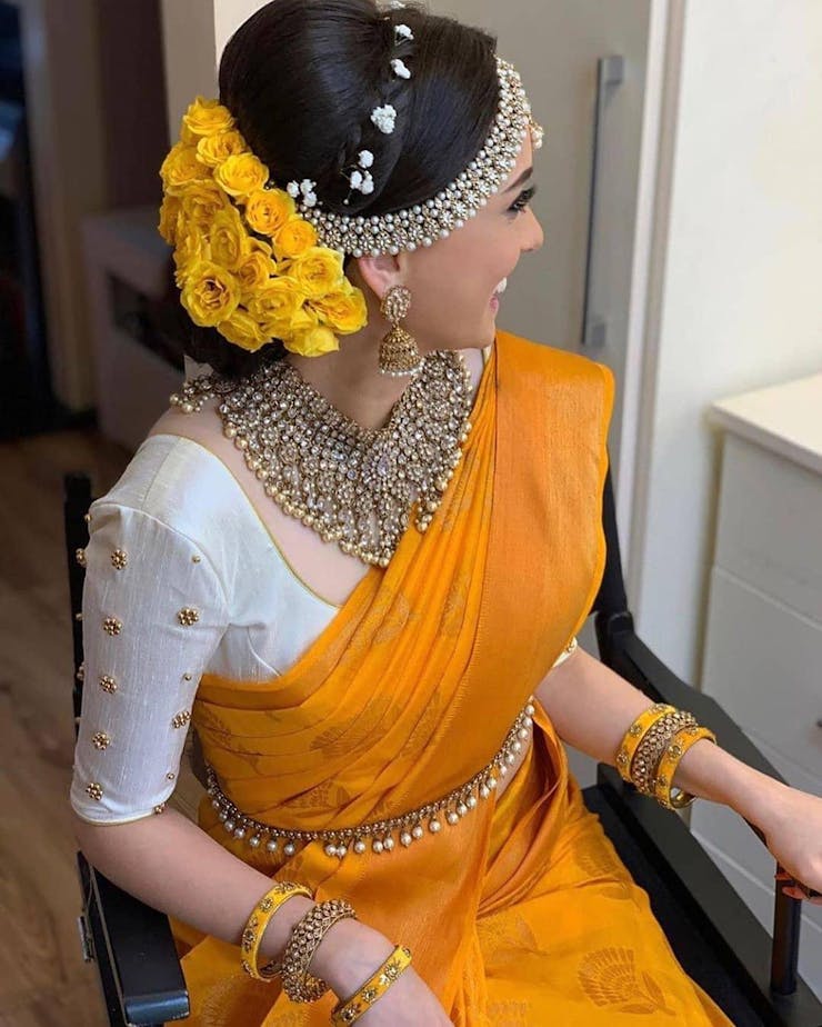 simple hairstyle for haldi brides