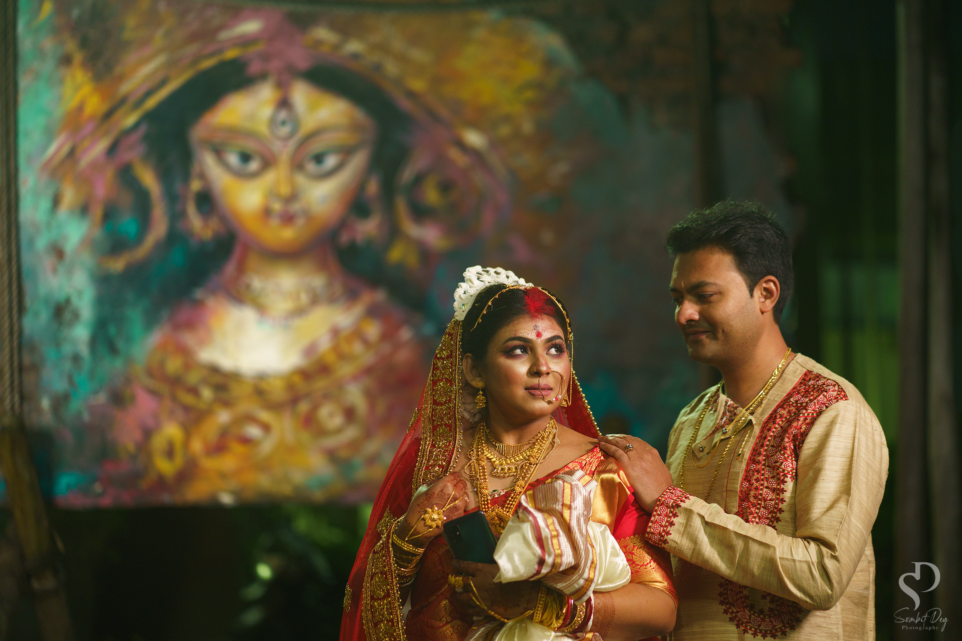 Bengali-bridal-photoshoot-poses-solo | WedAbout