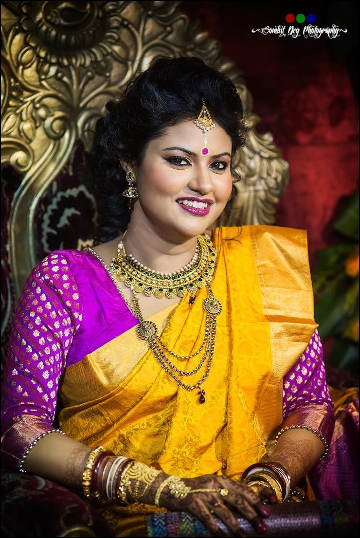 unique bridal look in banarasi saree