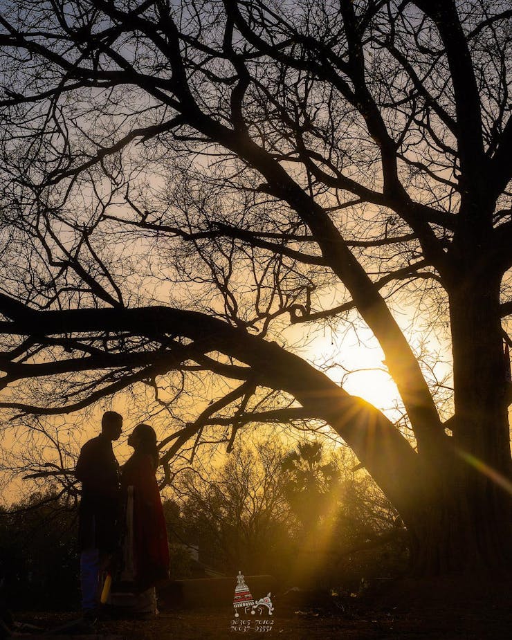 creative pre wedding shoot poses
