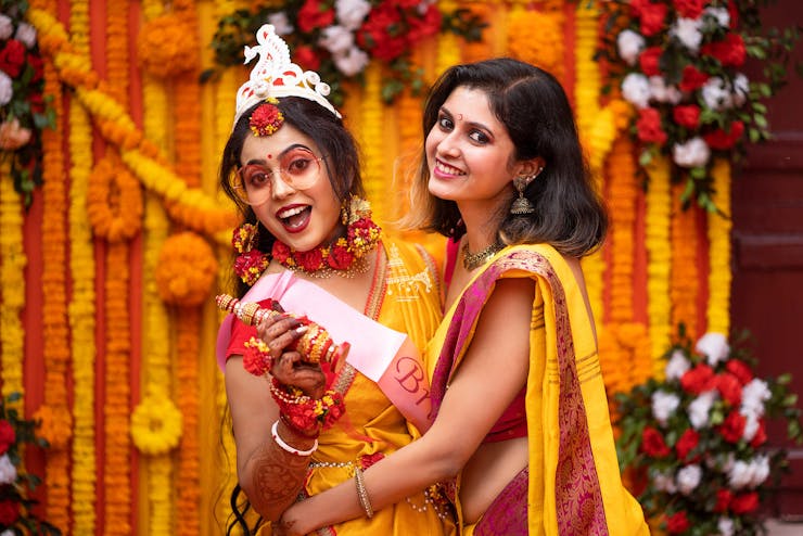 adorable haldi poses ideas