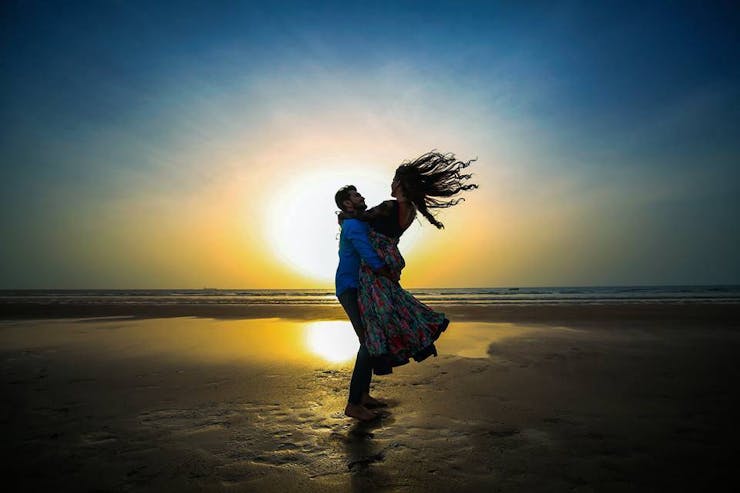 gorgeous beach pre wedding shoot