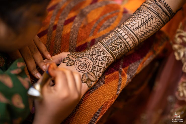 prettiest floral mehndi design