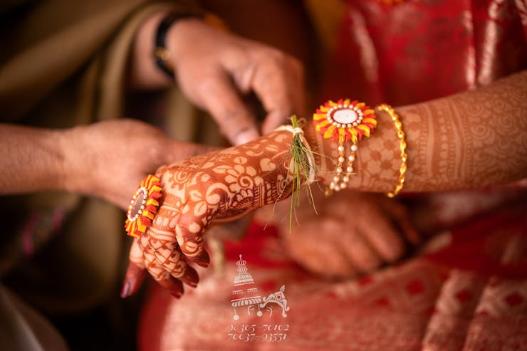 floral ring for mehndi ceremony