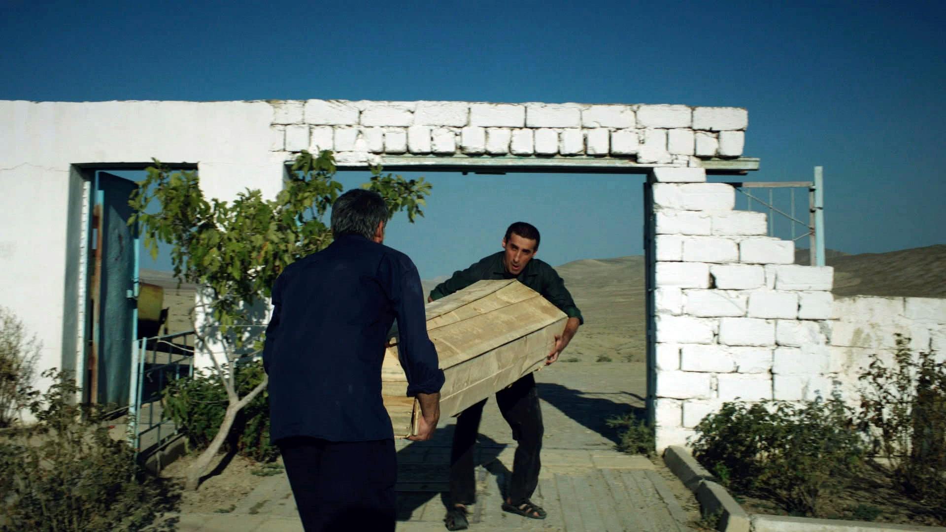 Die Schaukel des Sargmachers, Elmar Imanov