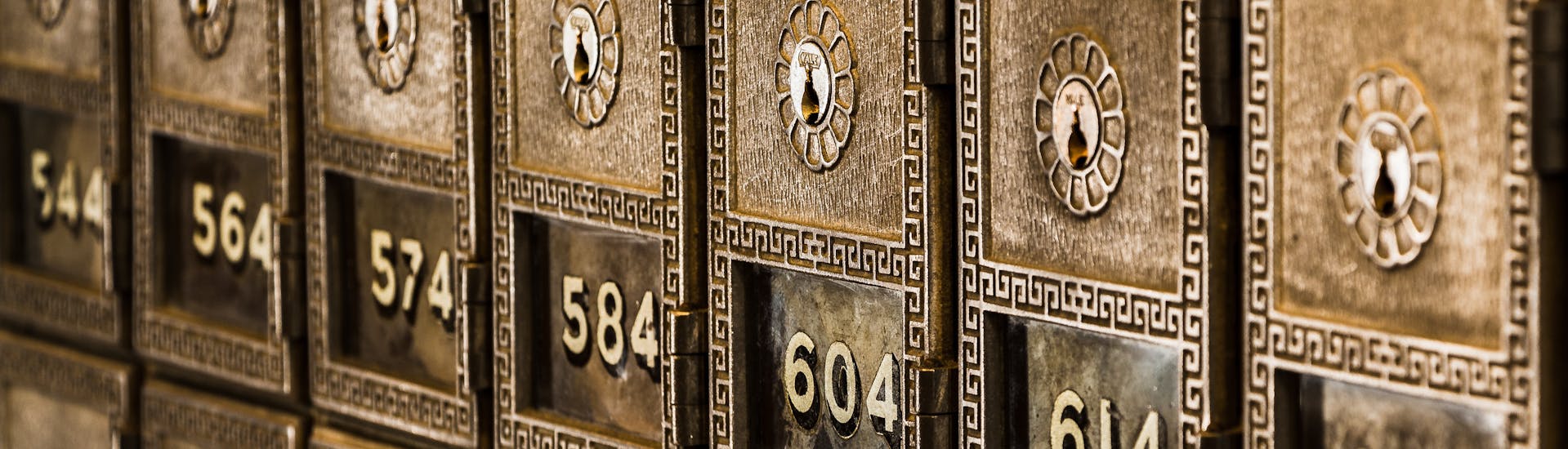 AvaTrade Minimum Deposit