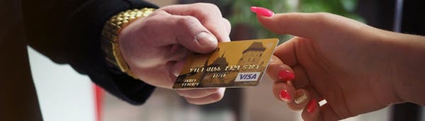 foloseste corect card cumparaturi