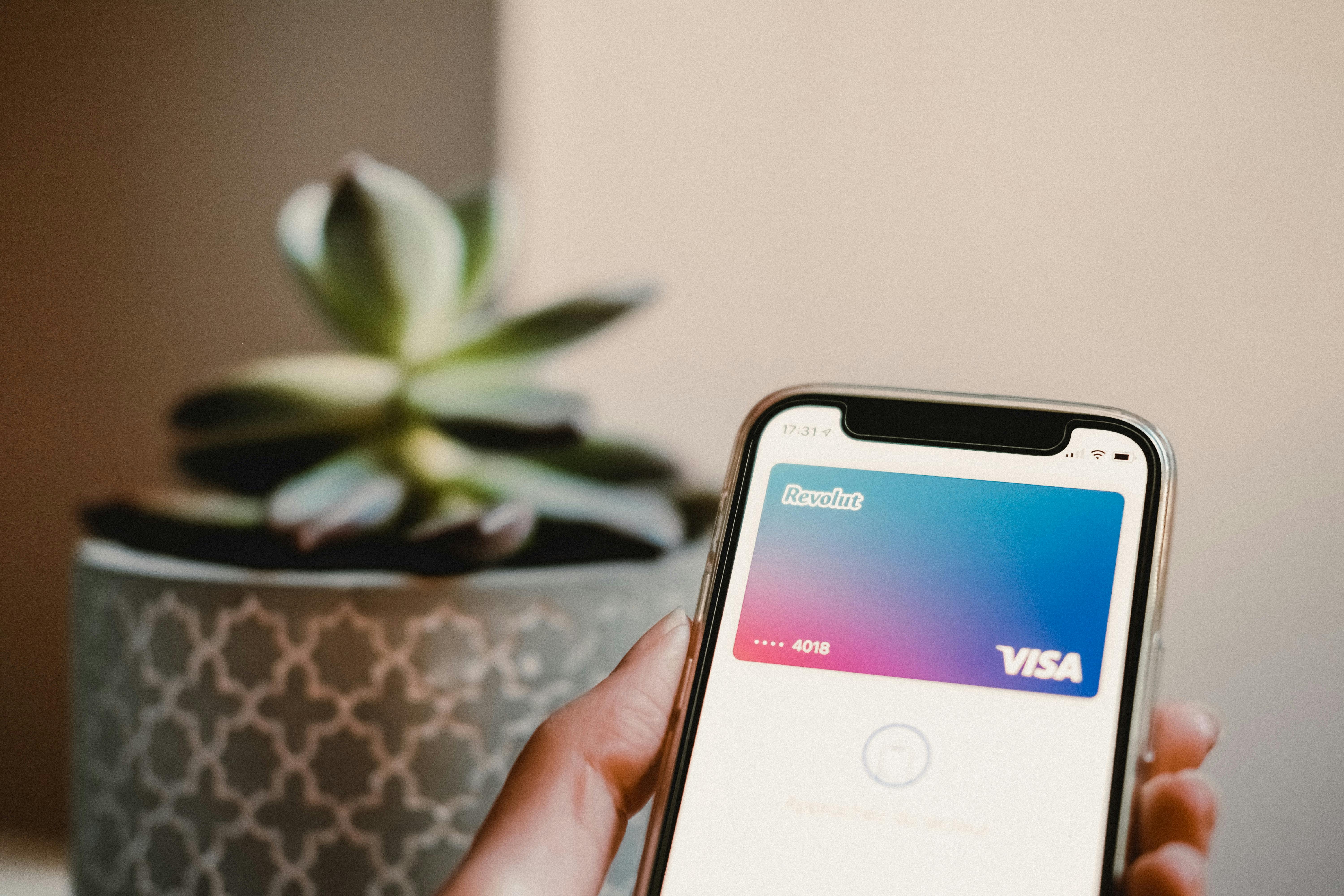 aplicatie revolut card virtual