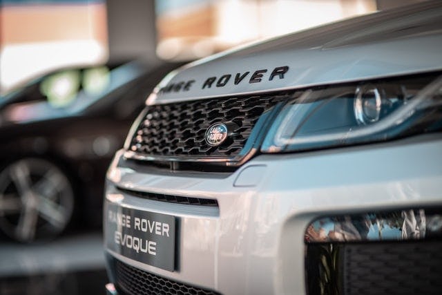 Range Rover myynnissä