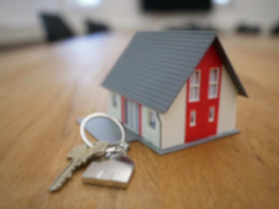 Mājas un atslēgas