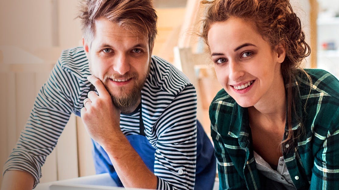 builder couple at work