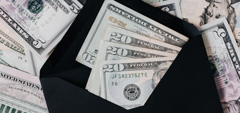 $20 bills and other cash bills