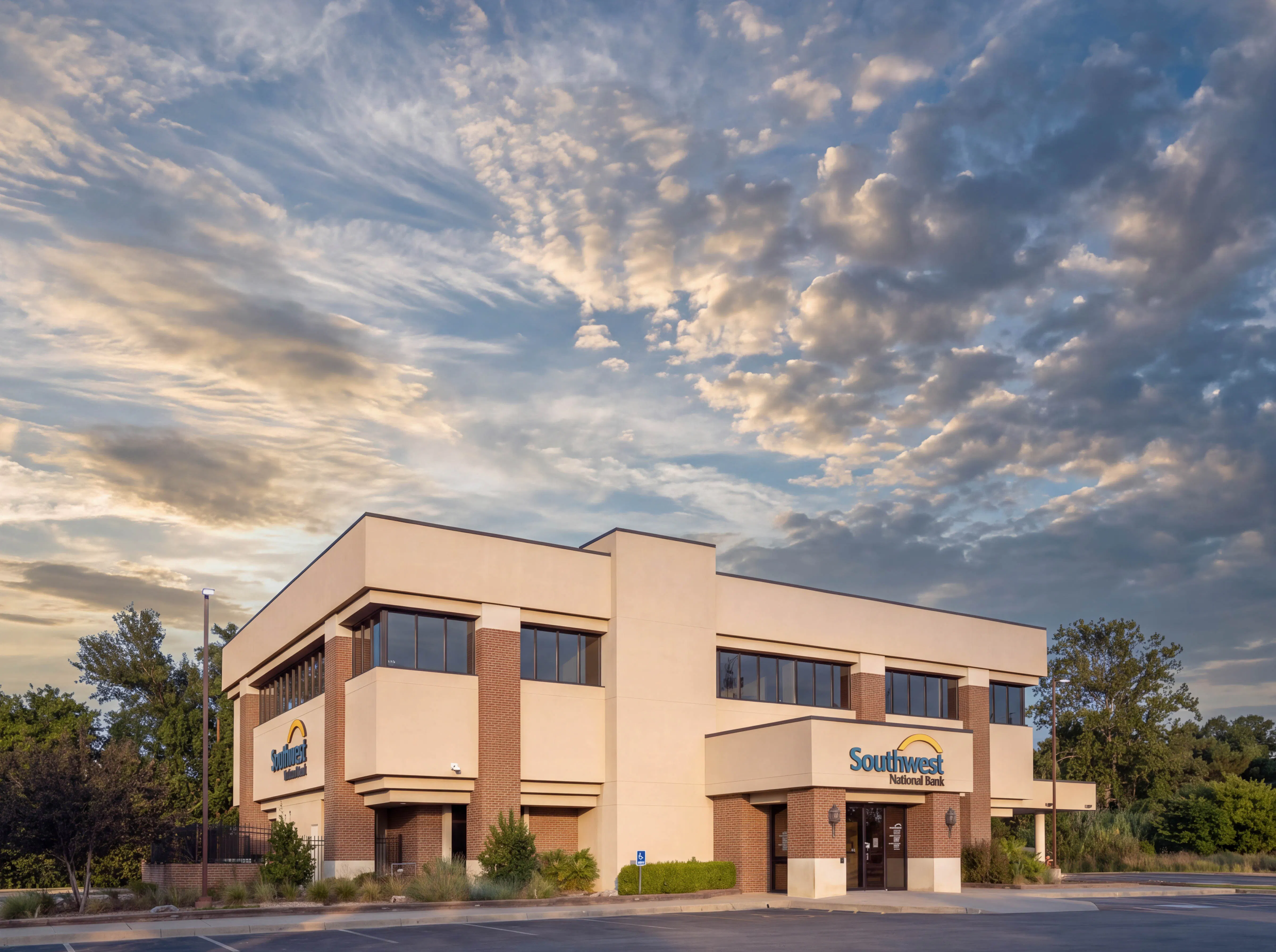Photo of Twin Lakes Southwest National Bank location
