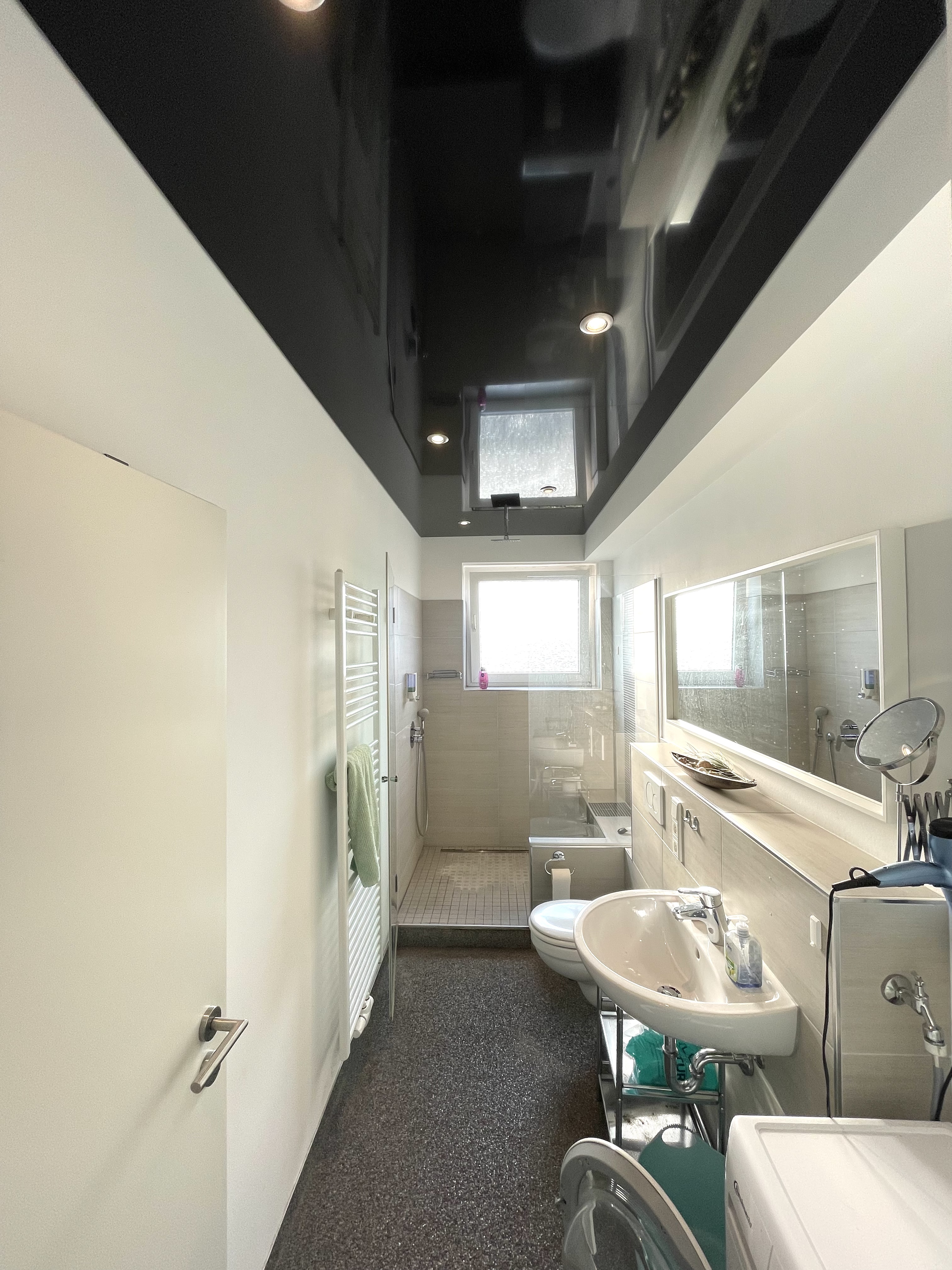 Lackspanndecke in schwarz Glanz