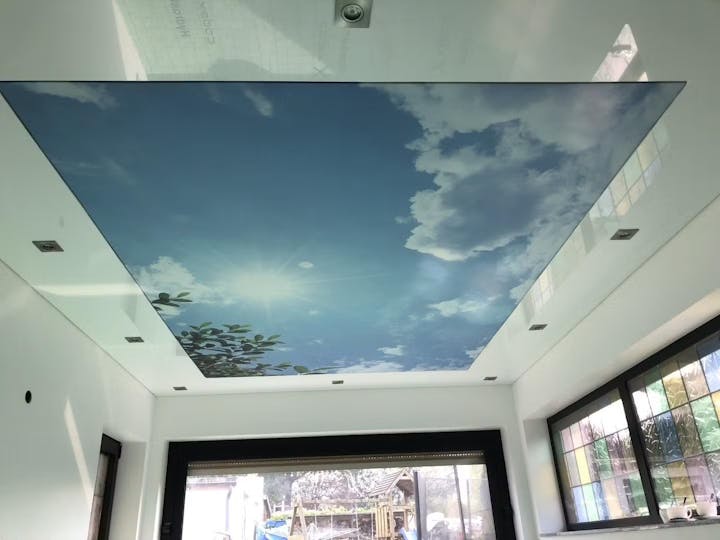 Motivdecke mit Wolkenmuster in einem Esszimmer - Motivdecken - Spanndecken Markowski GmbH